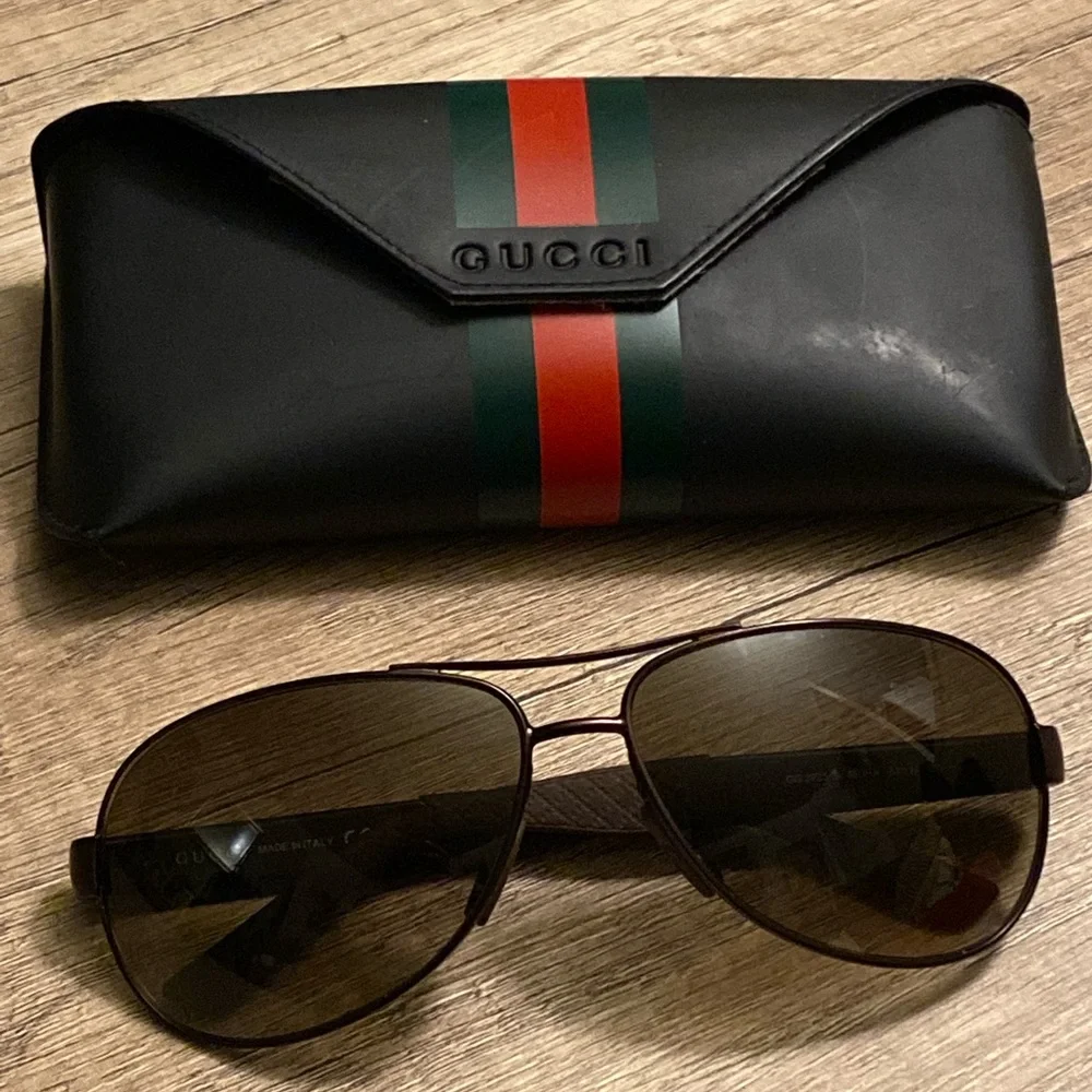 Mens Aviator Gucci glasses and case great condition - Picture 4 of 5